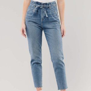 HOLLISTER ULTRA HIGH RISE MOM JEAN